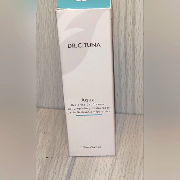 Dr. C Tuna Aqua Restoring Gel Cleanser Farmasi 3.4oz - Picture 2 of 8